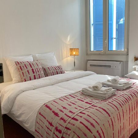 Click! Casa Lamartine Fabulous Ideal Location Walk To All!!! กาซีส์ ภายนอก รูปภาพ